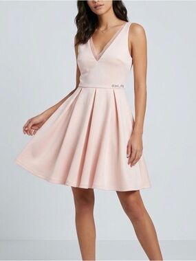 D010 NWT ALYCE PARIS Kalani Hilliker Dress sz small